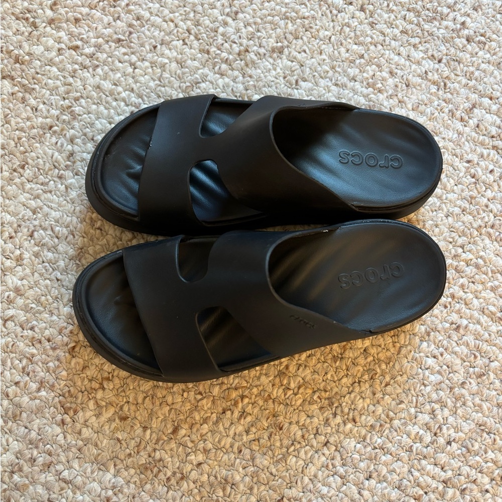 CROCS Classic Black Slide Sandals - Picture 2 of 2